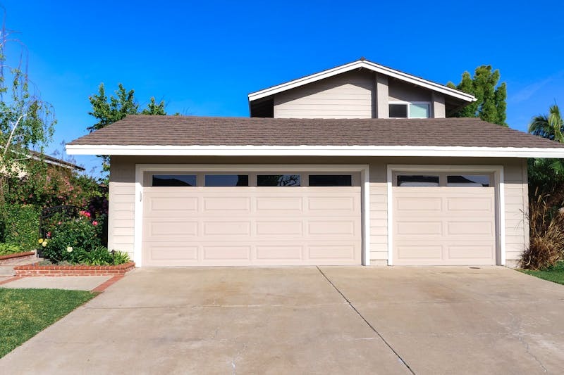imgi_22_thspaces-rent-a-garage-1